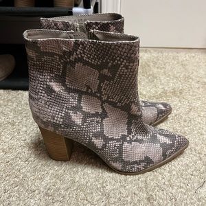 Snake skin Carlos Santana booties!